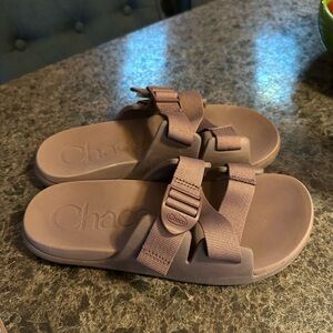 GUC Chaco Chillos Size 9 purple